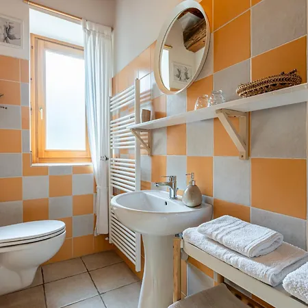 Borghetto La Radice 팜스테이 *